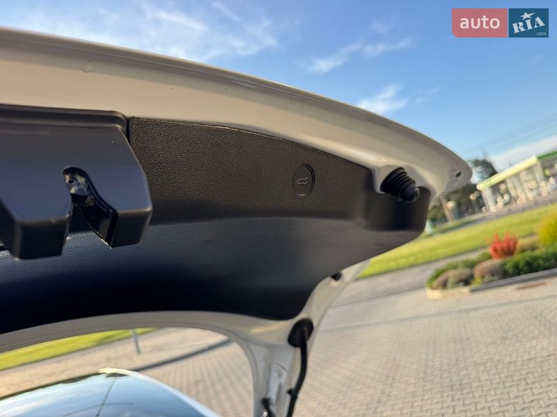 Седан Tesla Model 3 2022 в Харкові