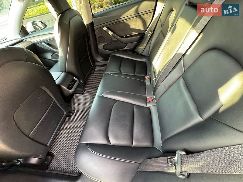 Седан Tesla Model 3 2022 в Харкові