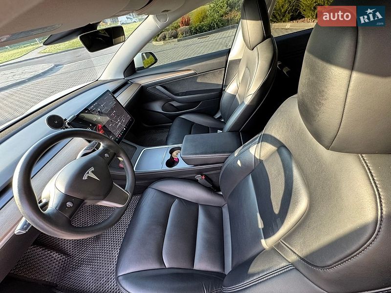 Седан Tesla Model 3 2022 в Харкові