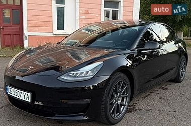 Седан Tesla Model 3 2018 в Черновцах
