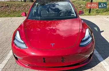 Седан Tesla Model 3 2018 в Львове