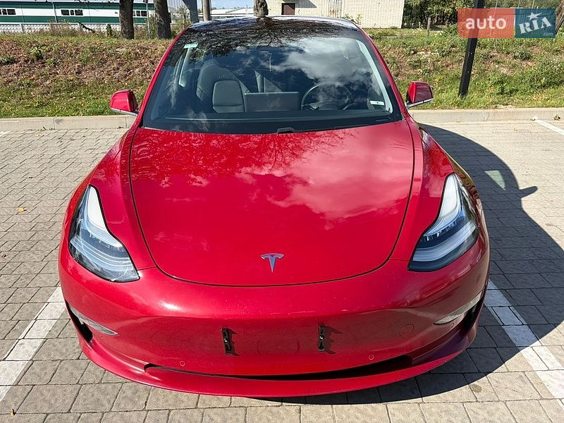 Седан Tesla Model 3 2018 в Львове