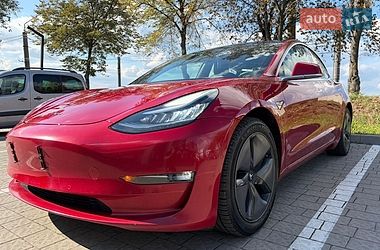 Седан Tesla Model 3 2018 в Львове