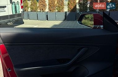 Седан Tesla Model 3 2018 в Львове