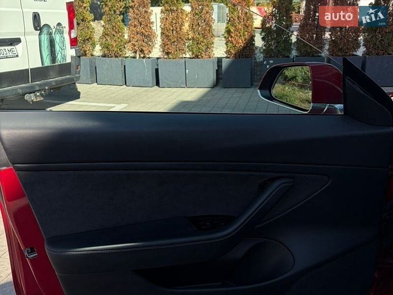 Седан Tesla Model 3 2018 в Львове
