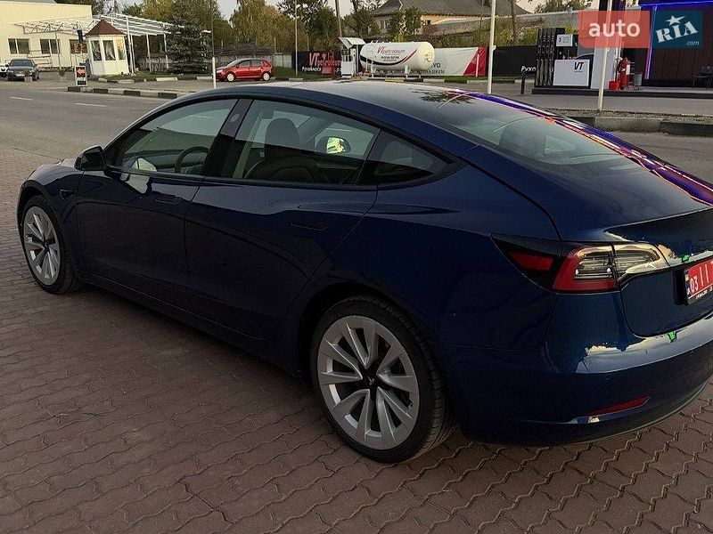 Седан Tesla Model 3 2022 в Ивано-Франковске