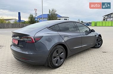 Седан Tesla Model 3 2022 в Краснограді