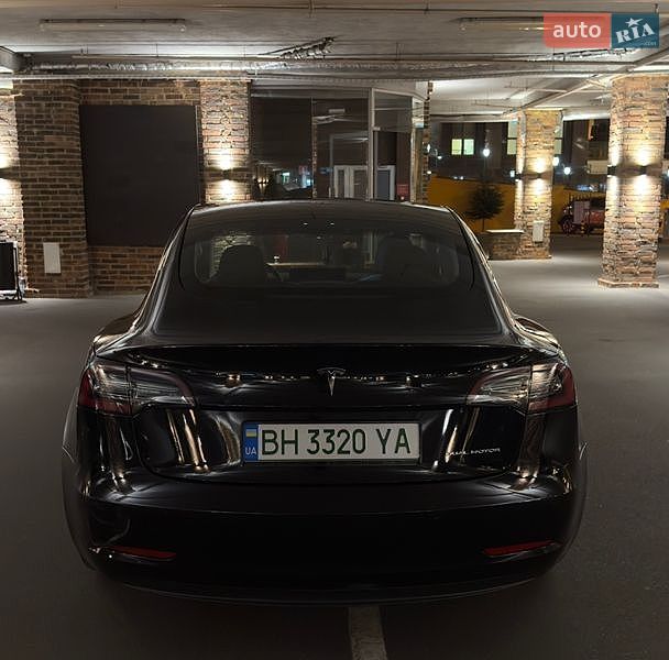Седан Tesla Model 3 2020 в Одессе