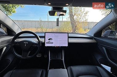 Седан Tesla Model 3 2017 в Киеве