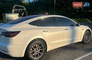 Седан Tesla Model 3 2017 в Киеве