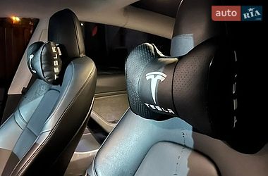 Седан Tesla Model 3 2017 в Киеве