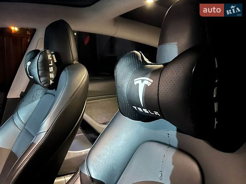 Седан Tesla Model 3 2017 в Киеве