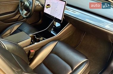 Седан Tesla Model 3 2019 в Хмельницком