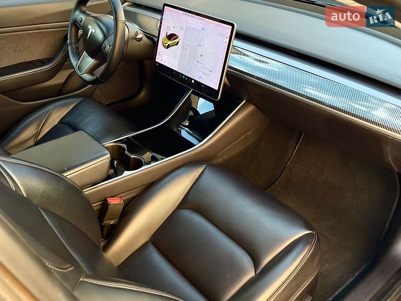 Седан Tesla Model 3 2019 в Хмельницком