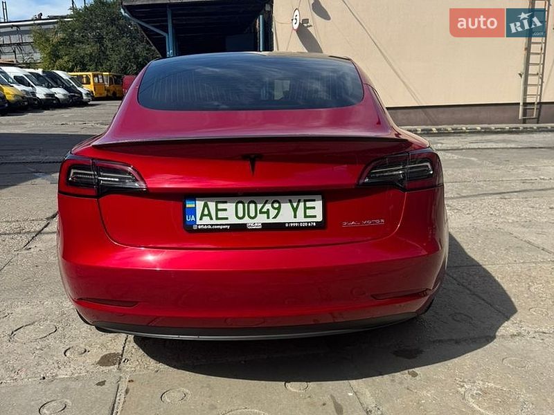 Седан Tesla Model 3 2020 в Дніпрі