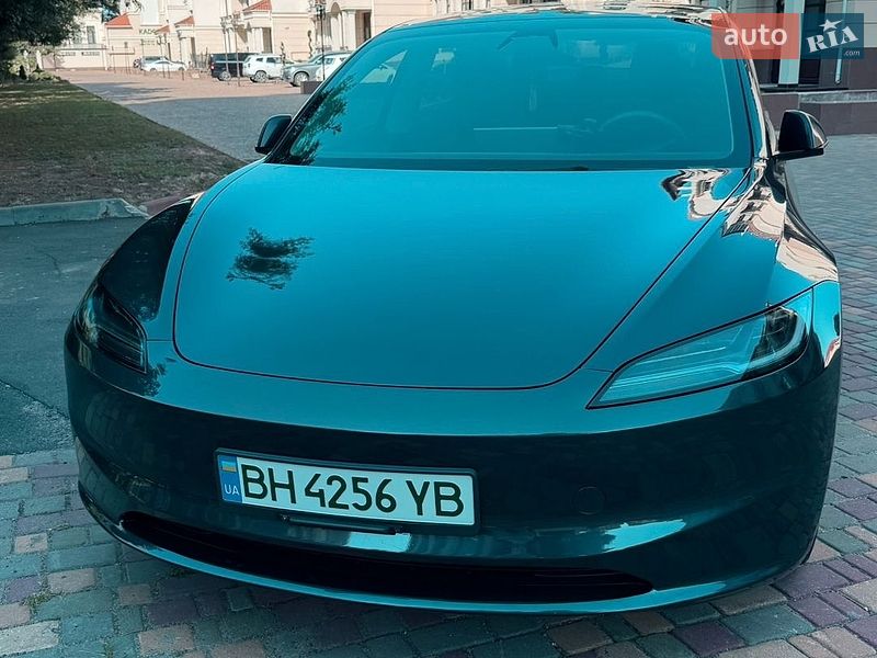 Седан Tesla Model 3 2024 в Одессе