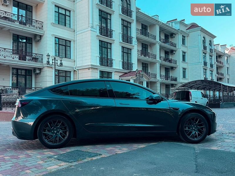 Седан Tesla Model 3 2024 в Одессе