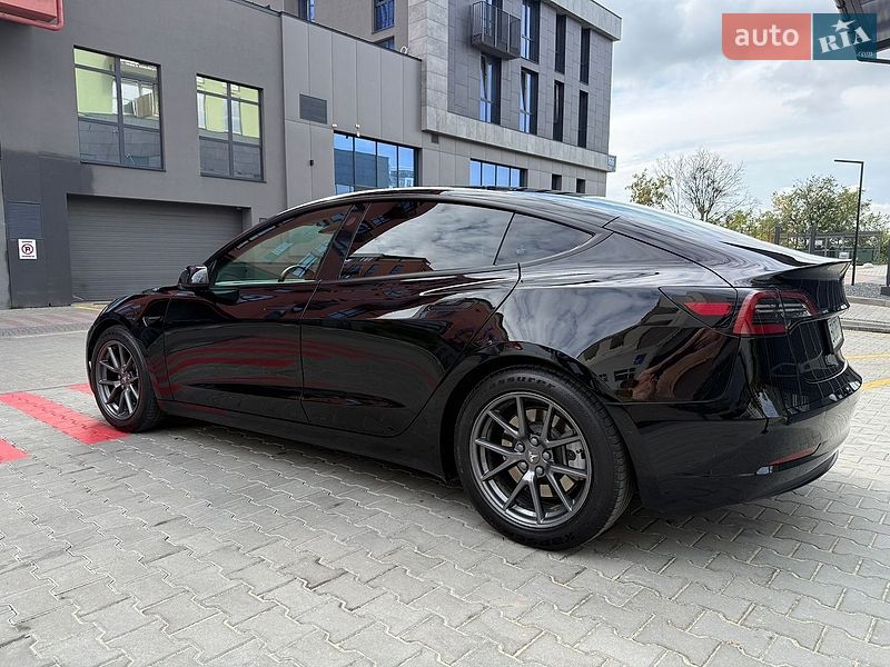 Седан Tesla Model 3 2022 в Львові фото 3 Седан Tesla Model 3 2022 в Львові