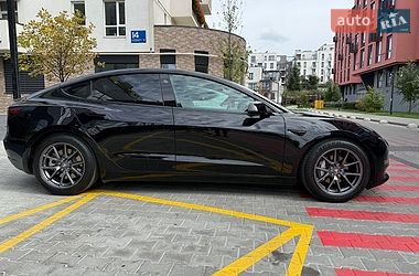 Седан Tesla Model 3 2022 в Львове