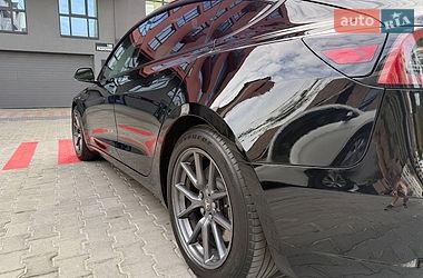 Седан Tesla Model 3 2022 в Львове