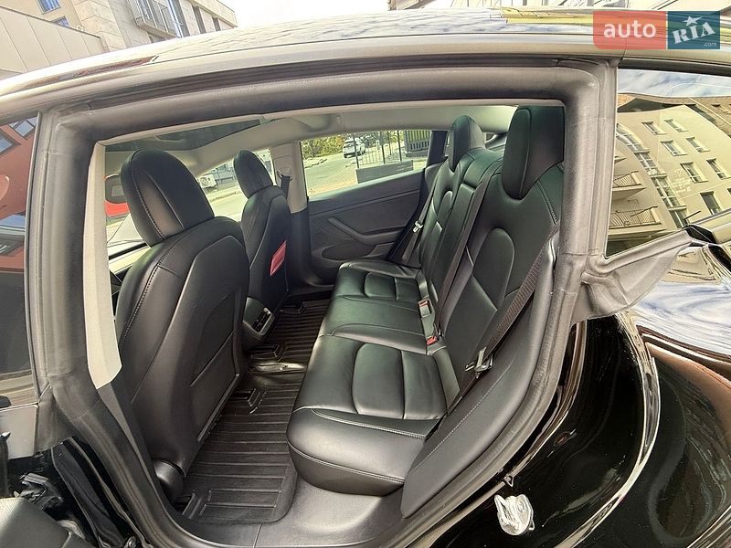Седан Tesla Model 3 2022 в Львові фото 26 Седан Tesla Model 3 2022 в Львові