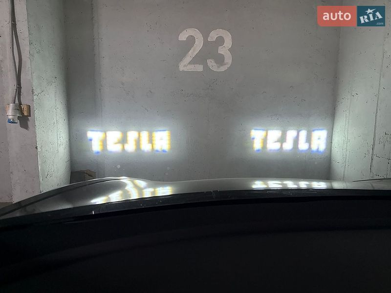 Седан Tesla Model 3 2022 в Львові фото 29 Седан Tesla Model 3 2022 в Львові