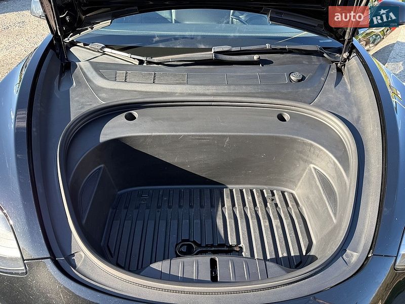 Седан Tesla Model 3 2022 в Львові фото 27 Седан Tesla Model 3 2022 в Львові