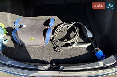 Седан Tesla Model 3 2022 в Львове