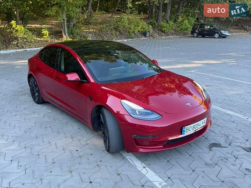Седан Tesla Model 3 2022 в Тернополі