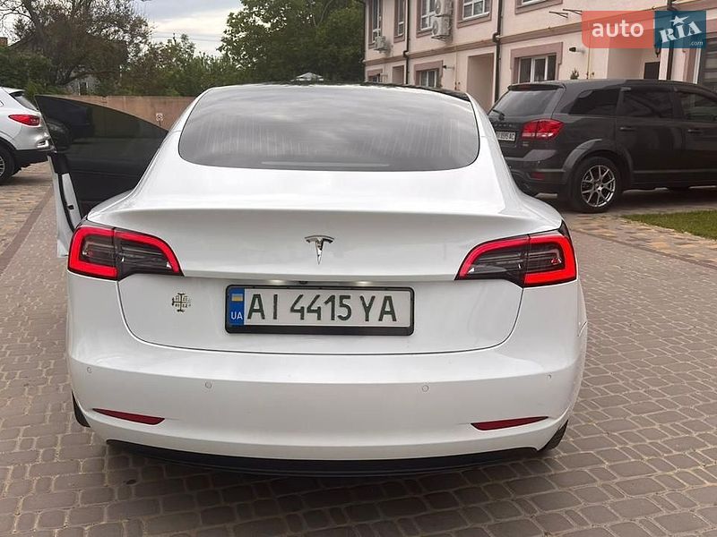 Седан Tesla Model 3 2018 в Борисполі
