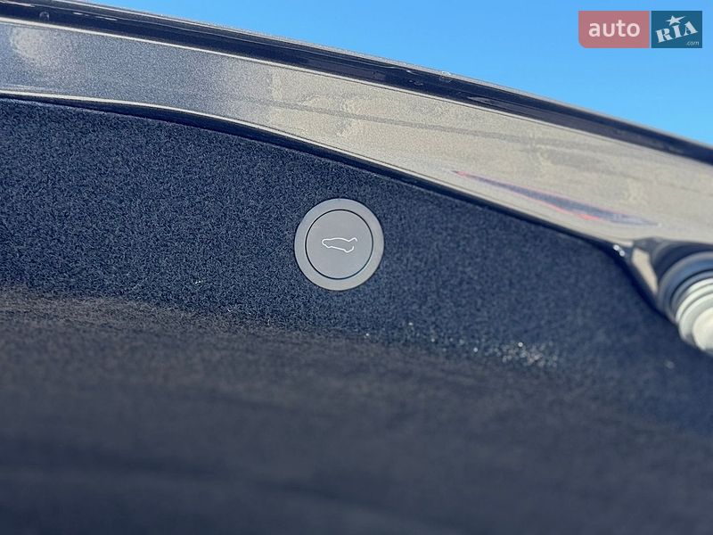 Седан Tesla Model 3 2024 в Тернополі