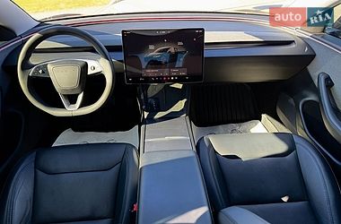 Седан Tesla Model 3 2024 в Тернополі