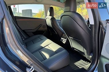 Седан Tesla Model 3 2024 в Тернополі