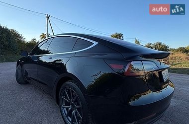 Седан Tesla Model 3 2019 в Бердичеве