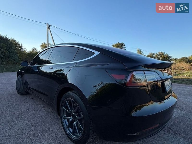 Седан Tesla Model 3 2019 в Бердичеве