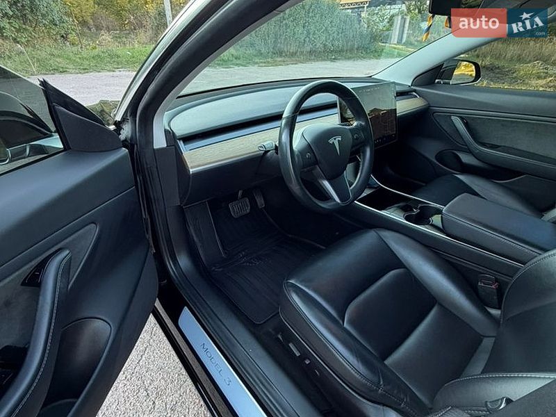Седан Tesla Model 3 2019 в Бердичеве
