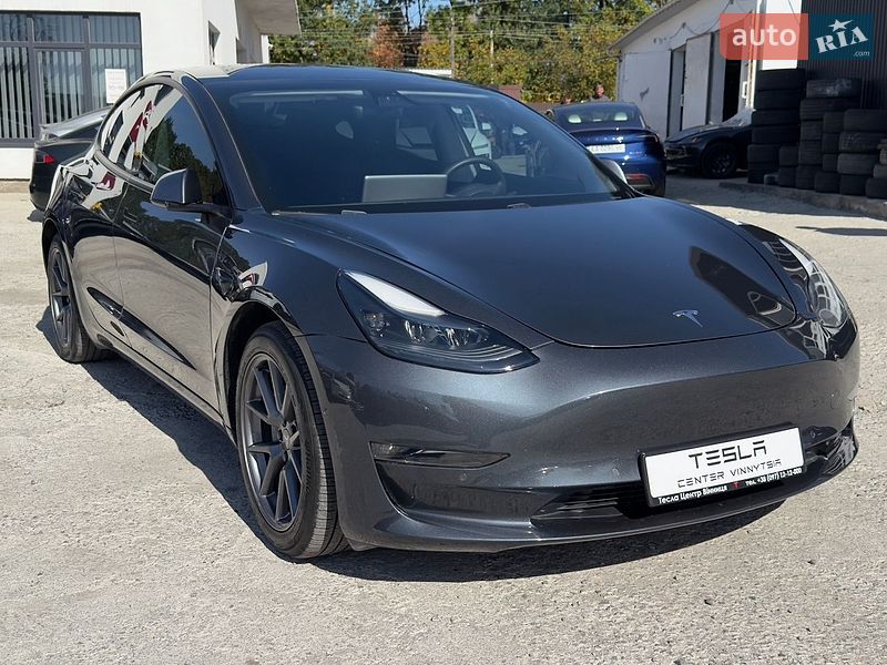 Седан Tesla Model 3 2021 в Виннице