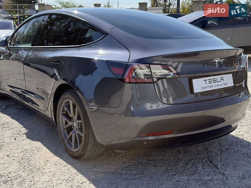 Седан Tesla Model 3 2021 в Виннице