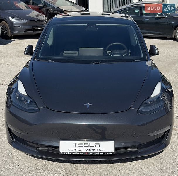 Седан Tesla Model 3 2021 в Виннице