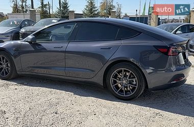 Седан Tesla Model 3 2021 в Виннице