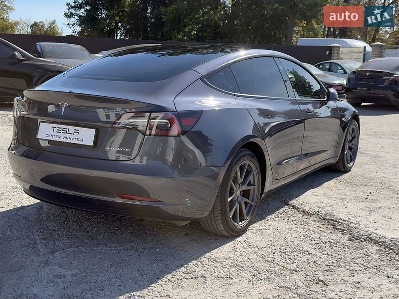 Седан Tesla Model 3 2021 в Виннице