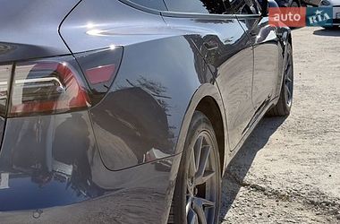 Седан Tesla Model 3 2021 в Виннице