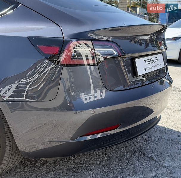 Седан Tesla Model 3 2021 в Виннице