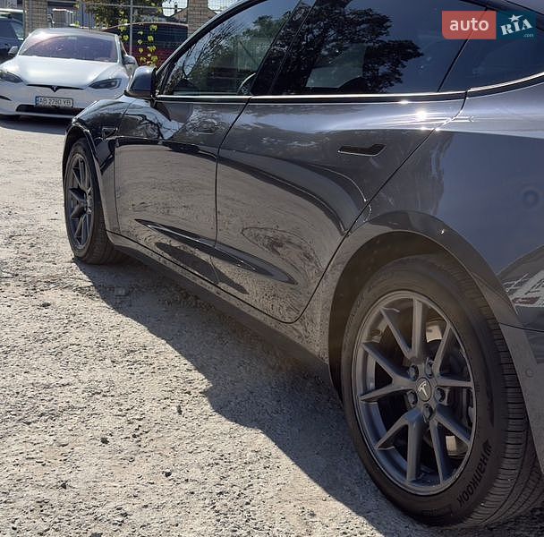 Седан Tesla Model 3 2021 в Виннице