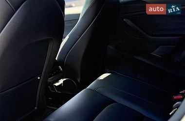 Седан Tesla Model 3 2021 в Виннице