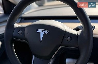 Седан Tesla Model 3 2021 в Виннице