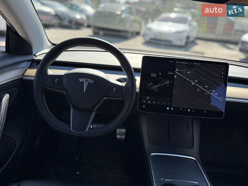 Седан Tesla Model 3 2021 в Виннице