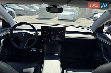 Седан Tesla Model 3 2021 в Виннице