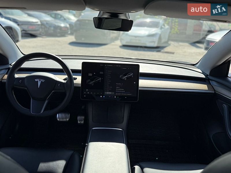 Седан Tesla Model 3 2021 в Виннице