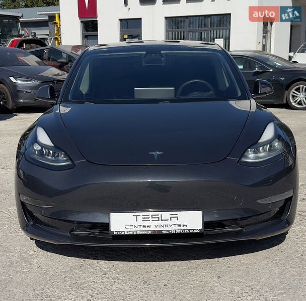 Седан Tesla Model 3 2021 в Виннице